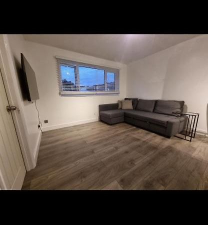 Modern 2 Bed Apartment & Free Parking Canterbury Eksteriør bilde