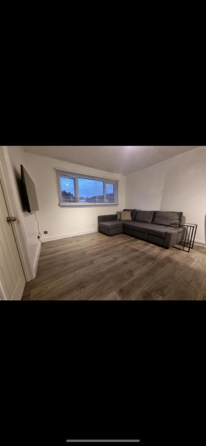 Modern 2 Bed Apartment & Free Parking Canterbury Eksteriør bilde