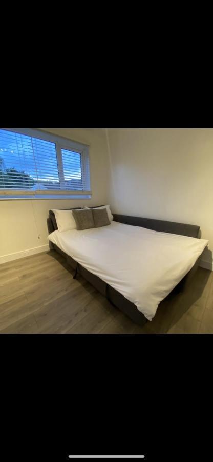 Modern 2 Bed Apartment & Free Parking Canterbury Eksteriør bilde